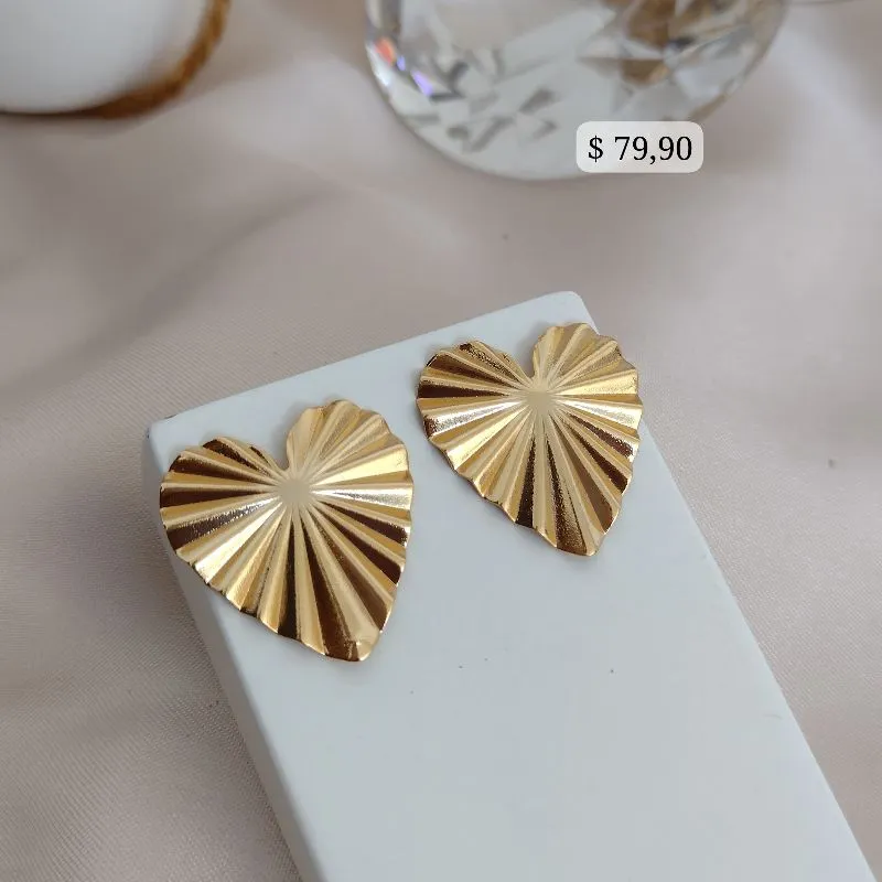 BRINCO ORGANICO EM FORMA CORAÇÃO TODO ONDULADO