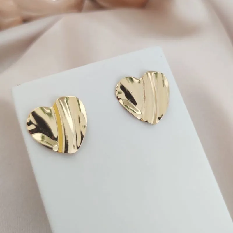 BRINCO ORGÂNICO PLACA DE CORAÇÃO LISO 15MM