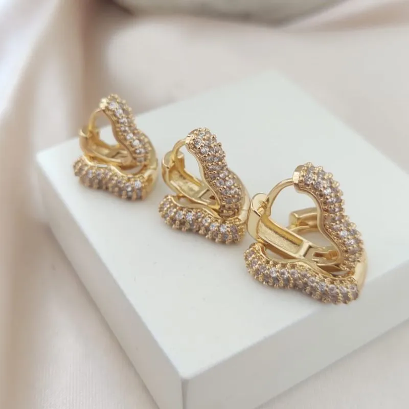 BRINCO TRIO DE ARGOLA FORMA DE CORAÇÃO COM 3 FILA DE ZIRCONIA