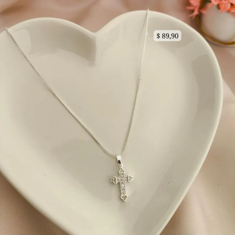 COLAR COM PINGENTE DE CRUZ CRAVEJADA EM MICRO ZIRCONIA B. A PRATA 925