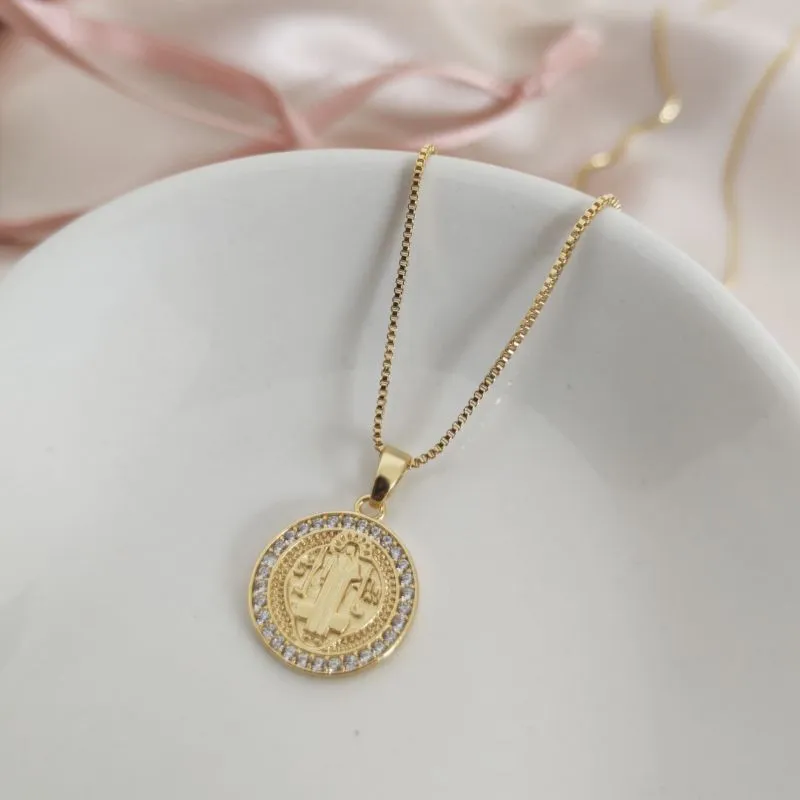 COLAR COM PINGENTE DE SÃO BENTO CRAVEJADO EM MICRO ZIRCONIA AO REDOR COLAR COM PINGENTE DE SÃO BENTO CRAVEJADO EM MICRO ZIRCONIA AO REDOR