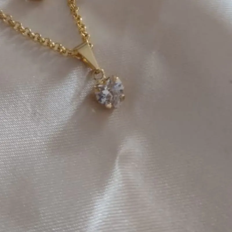 COLAR ELO PORTUGUES COM PINGENTE DE CORAÇÃO PEDRA DE ZIRCONIA