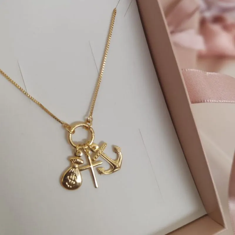 COLAR PATUA COM CRUZ ANCORA E DINHEIRO