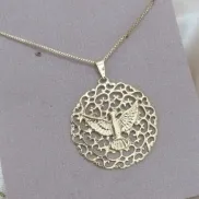 COLAR VENESIANA PINGENTE MANDALA ESPIRITO SANTO VAZADA LISA