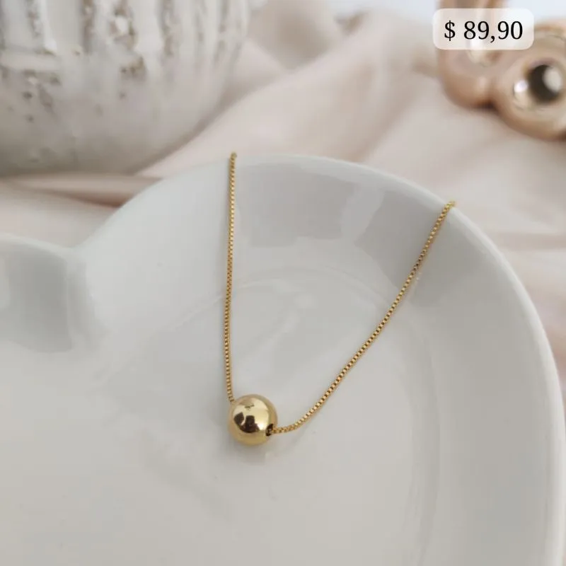 COLAR VENEZIANA COM PINGENTE DE ESFERA DOURADA M