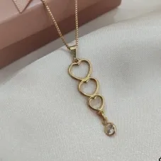 COLAR VENEZIANA PINGENTE 3 CORAÇÕES COM PONTO DE LUZ NO FINAL COLAR VENEZIANA PINGENTE 3 CORAÇÕES COM PONTO DE LUZ NO FINAL