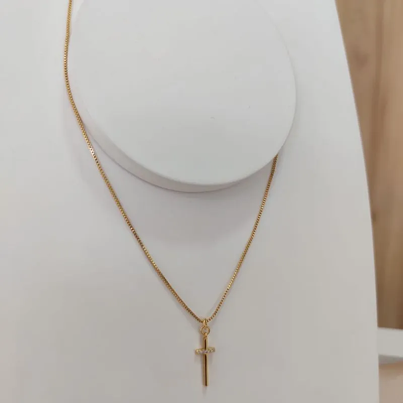 COLAR VENEZIANA PINGENTE CRUZ CRAVEJADA ZIRCONIA SO NA HORIZONTAL COLAR VENEZIANA PINGENTE CRUZ CRAVEJADA ZIRCONIA SO NA HORIZONTAL