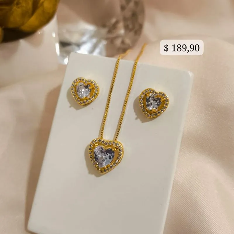 CONJUNTO COM PEDRA DE CORAÇÃO CRAVEJADO EM MICRO ZIRCONIA AO REDOR CONJUNTO COM PEDRA DE CORAÇÃO CRAVEJADO EM MICRO ZIRCONIA AO REDOR