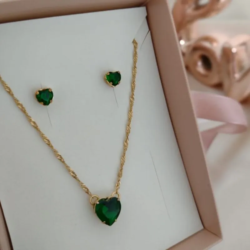 CONJUNTO DE CORAÇÃO PEDRA VERDE CONJUNTO DE CORAÇÃO PEDRA VERDE