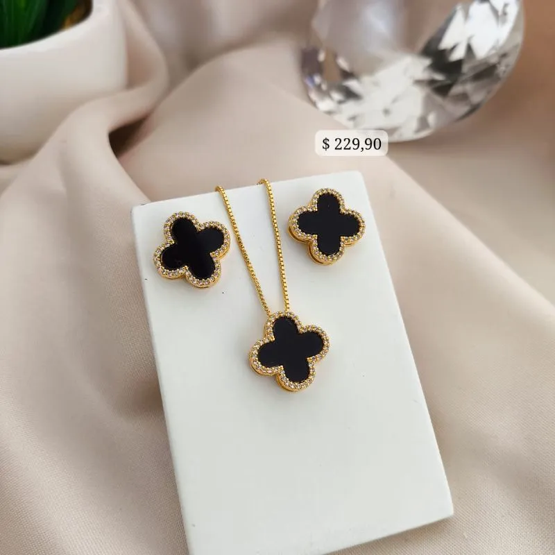 CONJUNTO DE FLOR ACRILICO PRETO CRAVEJADA EM MICRO ZIRCONIA AO REDOR CONJUNTO DE FLOR ACRILICO PRETO CRAVEJADA EM MICRO ZIRCONIA AO REDOR