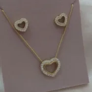 CONJUNTO VENEZIANA CORAÇÃO VAZADO CRAVEJADO ZIRCONIA AO REDOR 14MM CONJUNTO VENEZIANA CORAÇÃO VAZADO CRAVEJADO ZIRCONIA AO REDOR 14MM