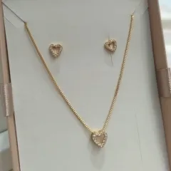 CONJUNTO VENEZIANA CORAÇÃO VAZADO CRAVEJADO ZIRCONIA AO REDOR CONJUNTO VENEZIANA CORAÇÃO VAZADO CRAVEJADO ZIRCONIA AO REDOR