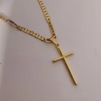 CORRENTE MASCULINA 70CM ELO INSPIRAÇÃO GUCCI FECHO GAVETA  COM PINGENTE CRUZ CORRENTE MASCULINA 70CM ELO INSPIRAÇÃO GUCCI FECHO GAVETA  COM PINGENTE CRUZ