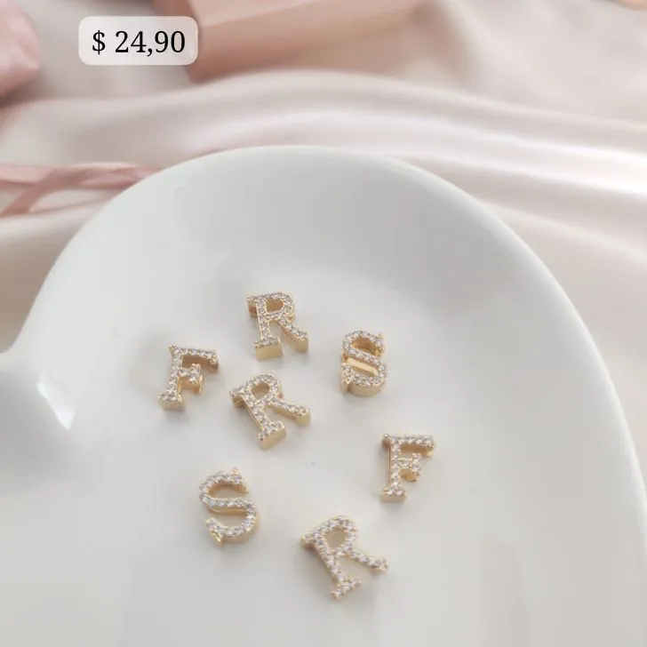 PINGENTE LETRAS DIVERSAS CRAVEJADAS E MICRO ZIRCONIA