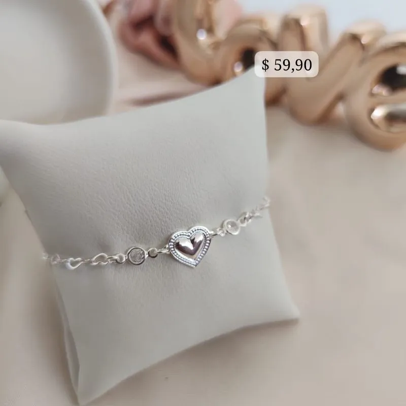 PULSEIRA DE CORAÇÕES ENTRELAÇADOS E PLACA DE CORAÇÃO E 2 PEDRAS DE ZIRCONIA B. PRATA 925 PULSEIRA DE CORAÇÕES ENTRELAÇADOS E PLACA DE CORAÇÃO E 2 PEDRAS DE ZIRCONIA B. PRATA 925
