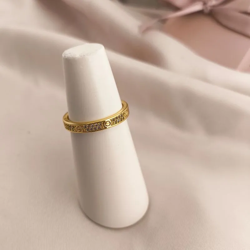 ANEL INSPIRAÇÃO CARTIER CRAVEJADO EM MICRO ZIRCONIA ANEL INSPIRAÇÃO CARTIER CRAVEJADO EM MICRO ZIRCONIA