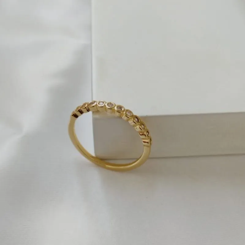 ANEL APARADOR COM DETALHES REDONDO E PEDRAS ANEL APARADOR COM DETALHES REDONDO E PEDRAS