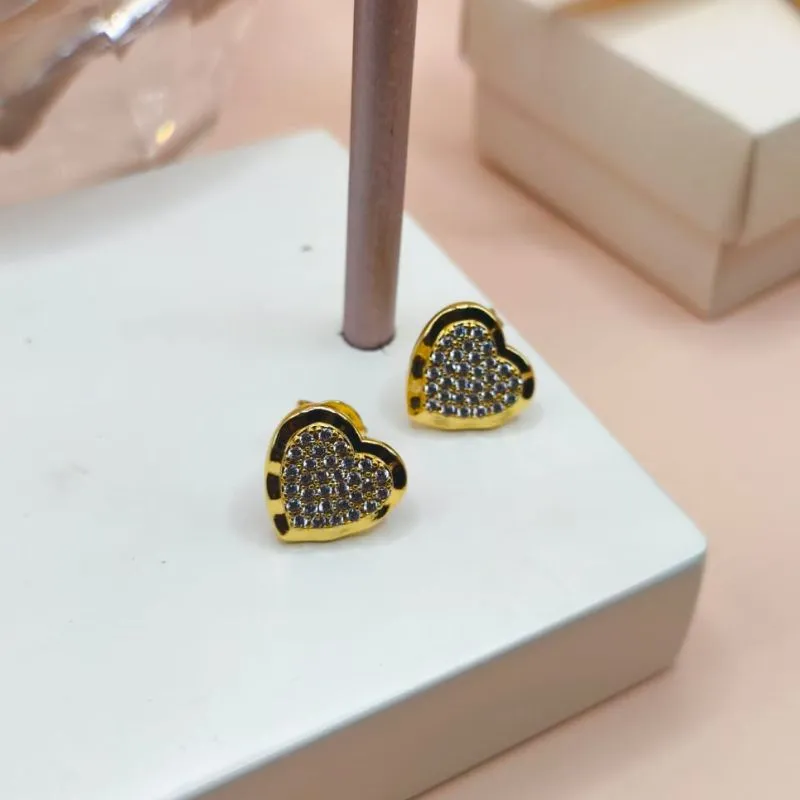 BRINCO DE CORAÇÃO BORDA LISA E CRAVEJADO EM MICRO ZIRCONIA NO MEIO