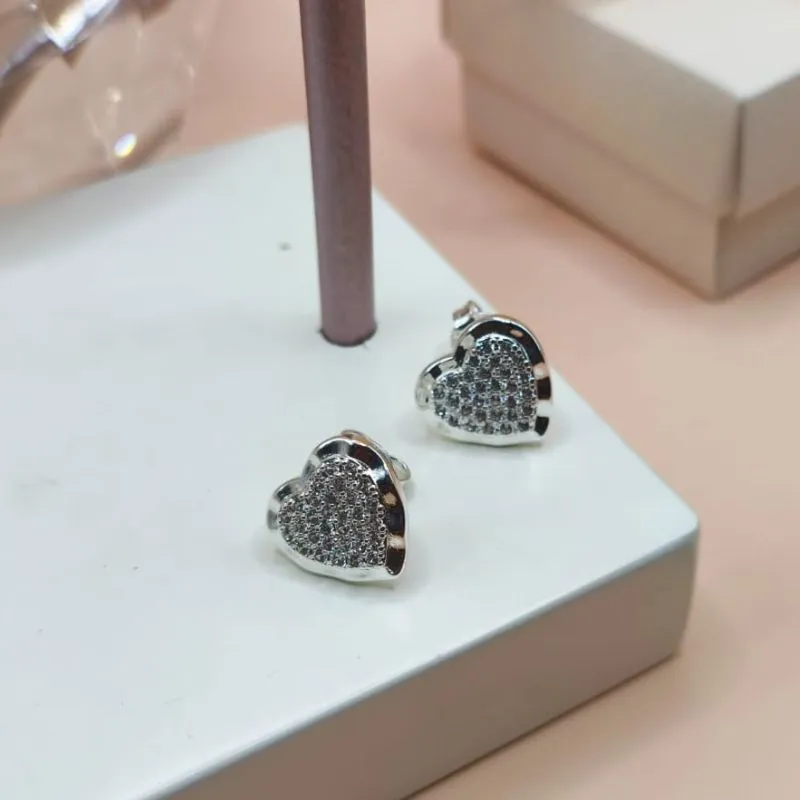 BRINCO DE CORAÇÃO BORDA LISA E CRAVEJADO EM MICRO ZIRCONIA NO MEIO