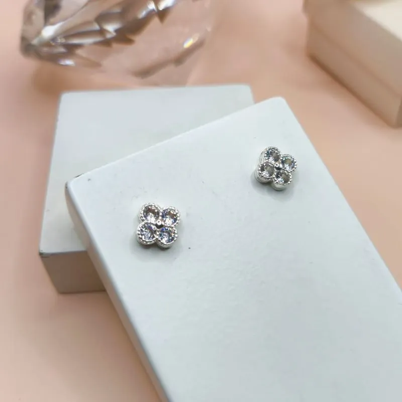 BRINCO TREVO DE 4 FOLHAS PEDRAS EM ZIRCONIA BRINCO TREVO DE 4 FOLHAS PEDRAS EM ZIRCONIA