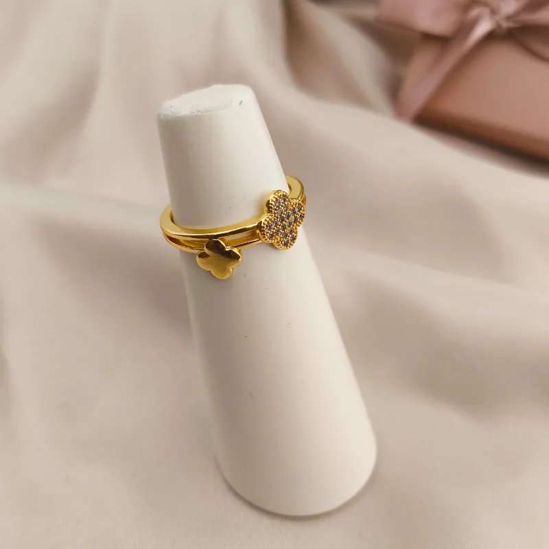 ANEL 2 EM 1 COM 2 FLOR DE TREVO LISO E CRAVEJADO EM MICRO ZIRCONIA