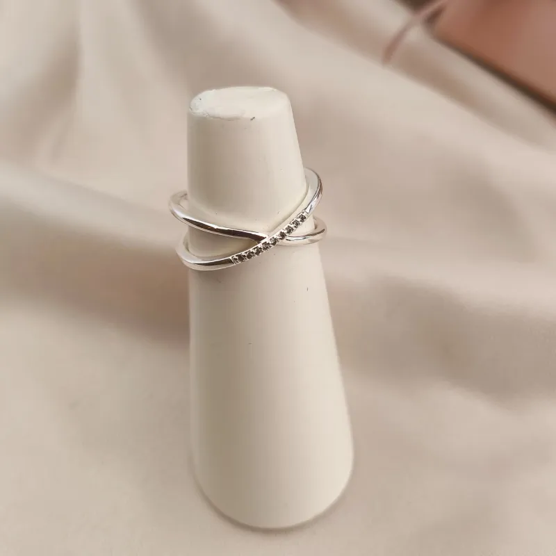 ANEL 2 EM 1 EM FORMA DE X LISO E CRAVEJADO EM MICRO ZIRCONIA