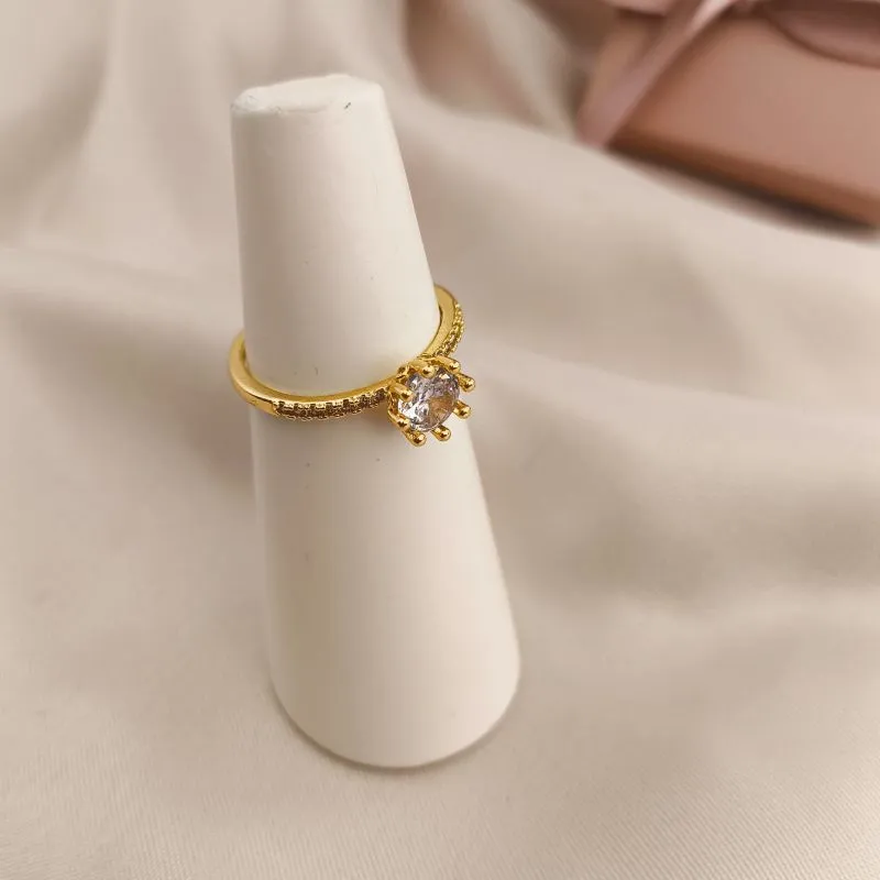 ANEL ESTILO CHUVEIRINHO COM PEDRA SOLITARIA DE ZIRCONIA CRAVEJADO EM MICRO ZIRCONIA ANEL ESTILO CHUVEIRINHO COM PEDRA SOLITARIA DE ZIRCONIA CRAVEJADO EM MICRO ZIRCONIA