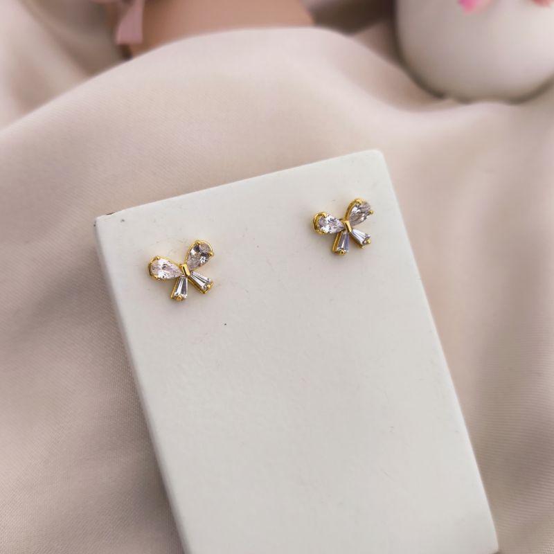 BRINCO LAÇO COM PEDRAS DE ZIRCONIA