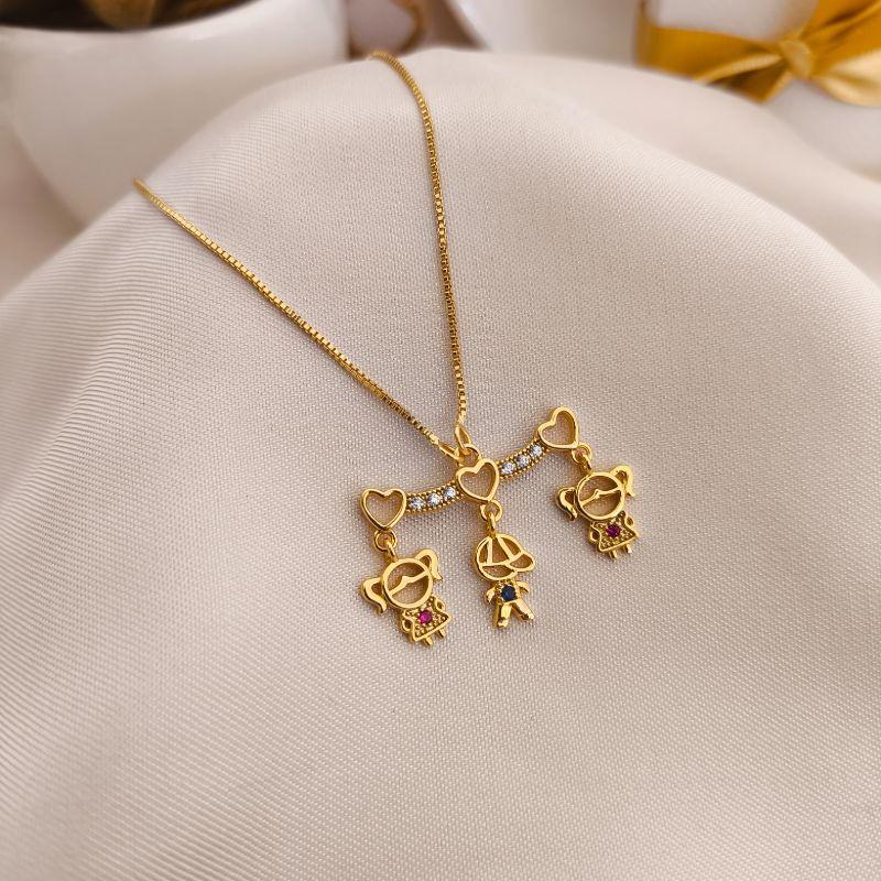 COLAR COM 2 MENINAS E 1 MENINO COM PEDRA DE MICRO ZIRCONIA FILHOS