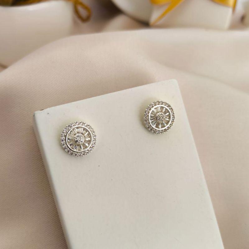 BRINCO EM FOMATO DE PIZZA TODO  CRAVEJADO COM PEDRAS DE ZIRCONIA BRINCO EM FOMATO DE PIZZA TODO  CRAVEJADO COM PEDRAS DE ZIRCONIA