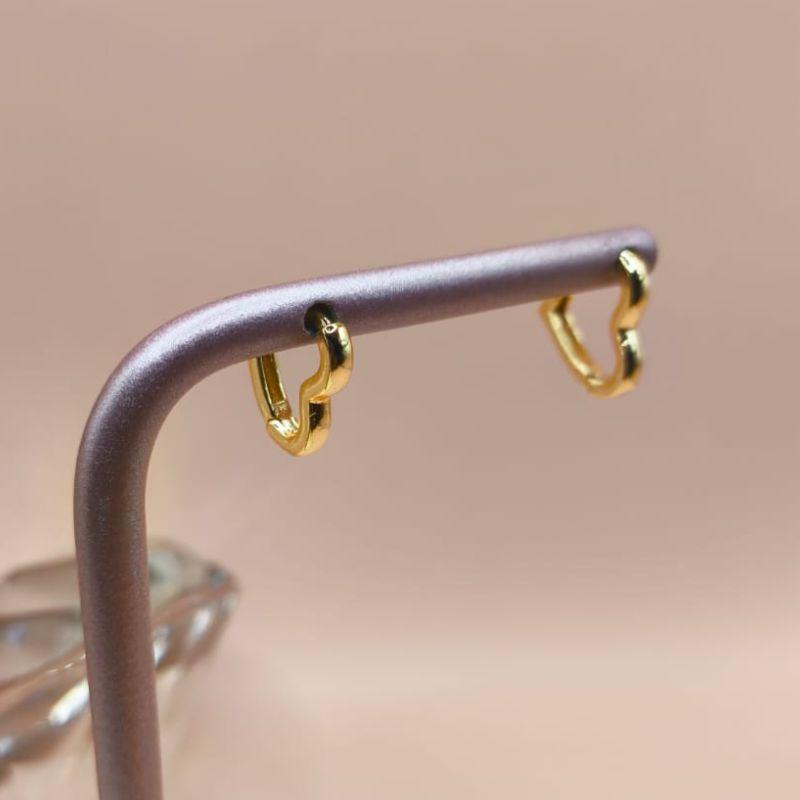 ARGOLA DE CORAÇÃO TORTO LISO