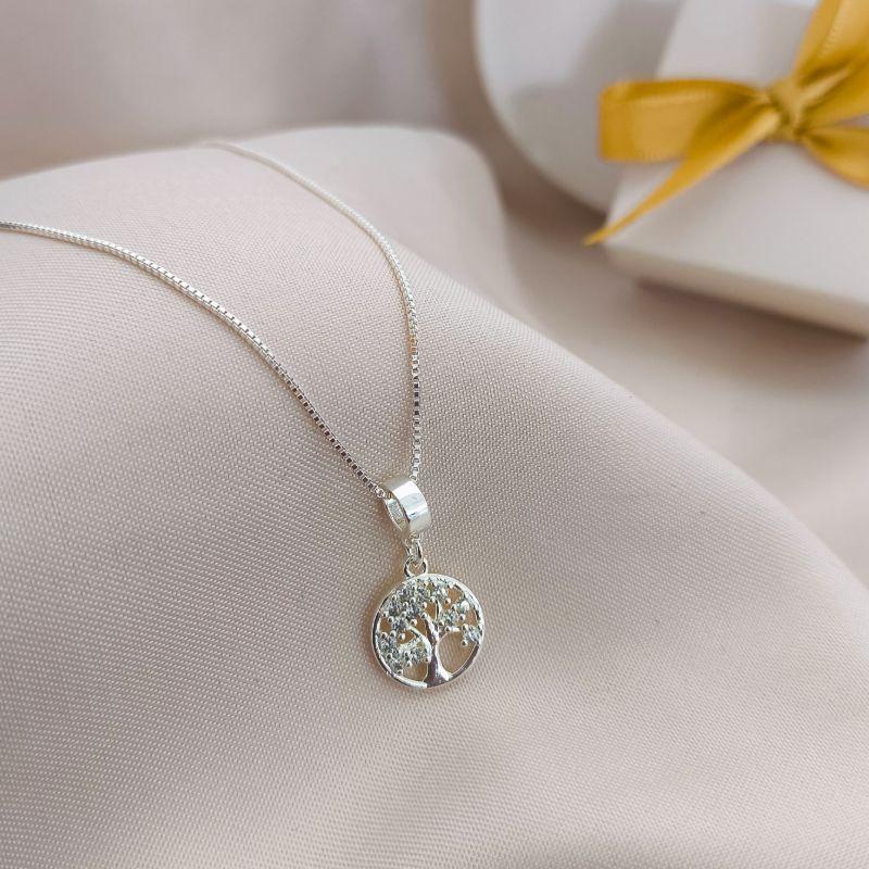 COLAR COM ARVORE DA VIDA REDONDO CRAVEJADO EM MICRO ZIRCONIA COLAR COM ARVORE DA VIDA REDONDO CRAVEJADO EM MICRO ZIRCONIA