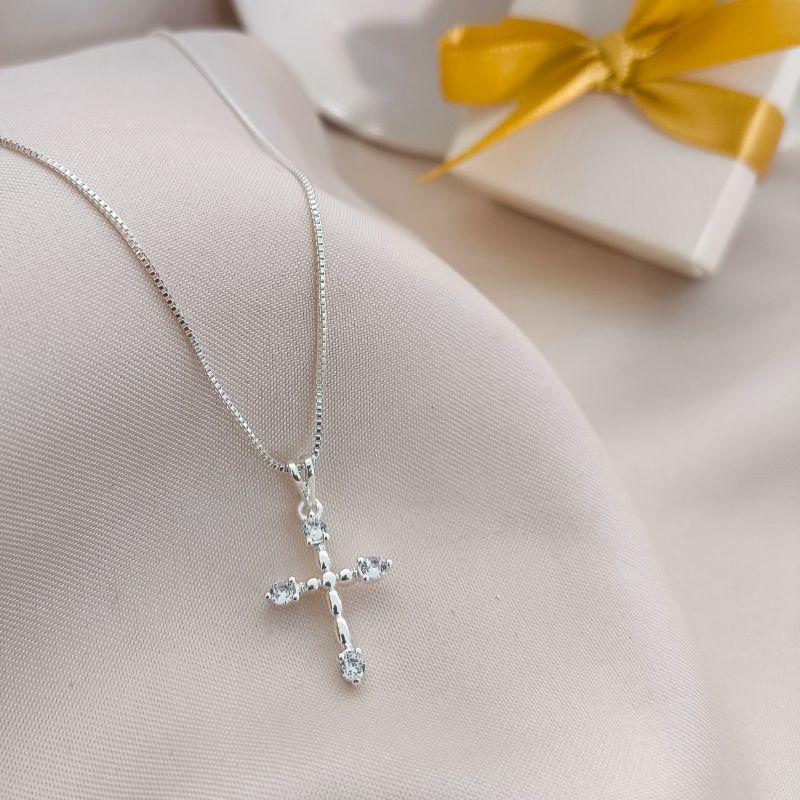 COLAR DE CRUZ COM 4 PEDRAS OVAIS COLAR DE CRUZ COM 4 PEDRAS OVAIS