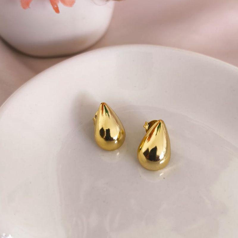 BRINCO EM FORMA DE GOTA BOLEADA LISA