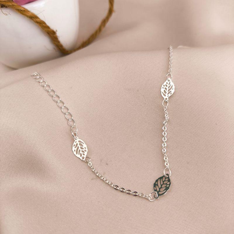 PULSEIRA ELO PORTUGUES COM FOLHAS VAZADAS PULSEIRA ELO PORTUGUES COM FOLHAS VAZADAS