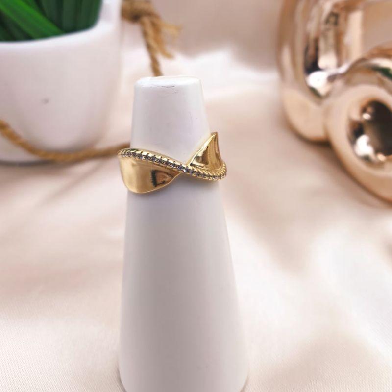 ANEL INFINITO PREENCHIDO COM FIO DE CIMA CRAVEJADO EM MICRO ZIRCONIA