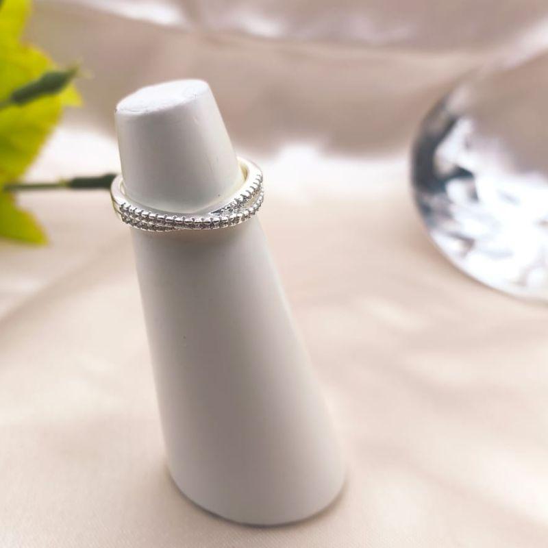 ANEL DUPLO CRUZANDO EM FORMA DE X CRAVEJADO EM MICRO ZIRCONIA