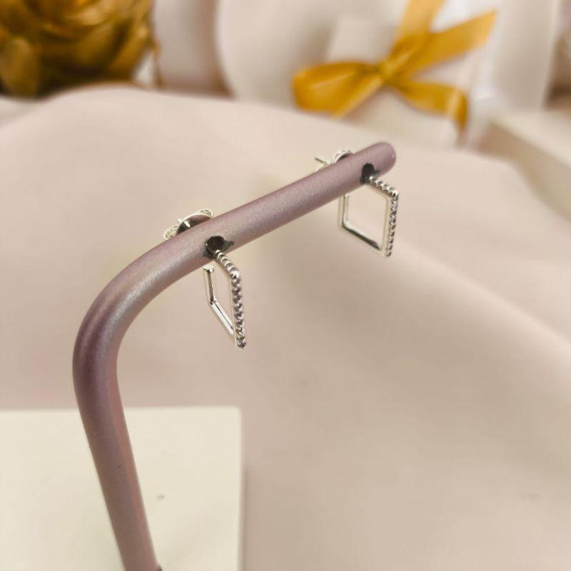 ARGOLA QUADRADA COM 1 FILA DE ZIRCONIA