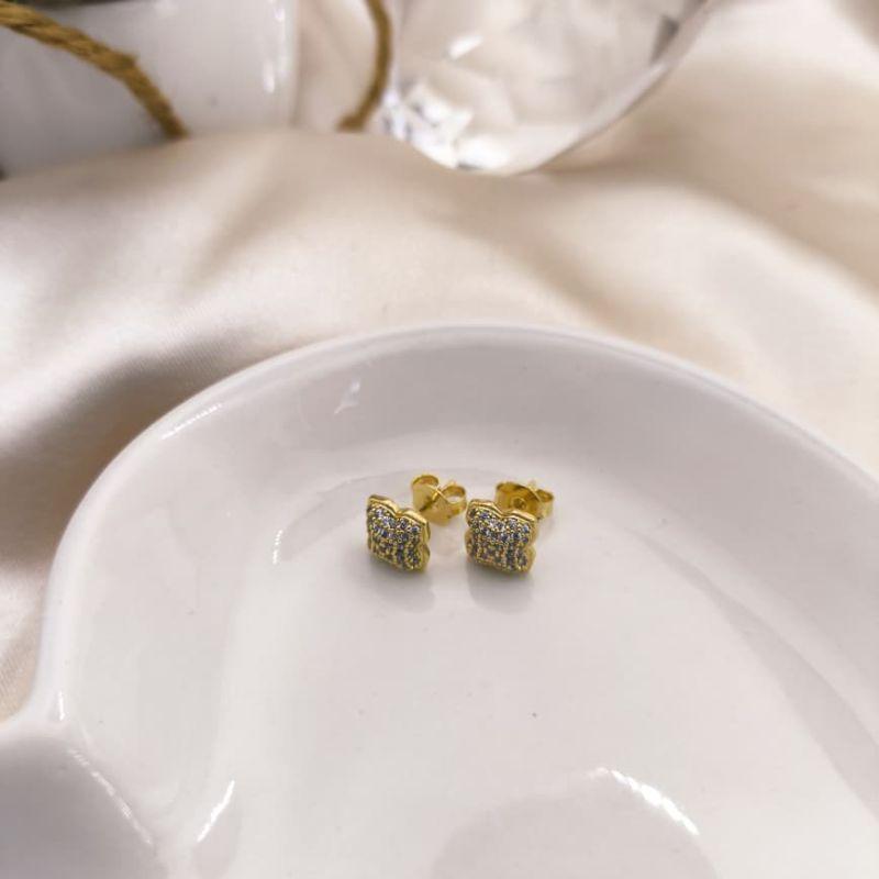 BRINCO FLOR DE 4 PONTAS TODA CRAVEJADA EM MICRO ZIRCONIA