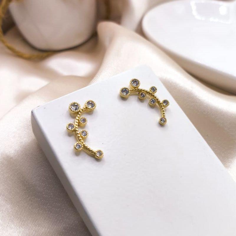 BRINCO FLOR EARCUFF COM PETALAS EM PEDRAS DE ZIRCONIA