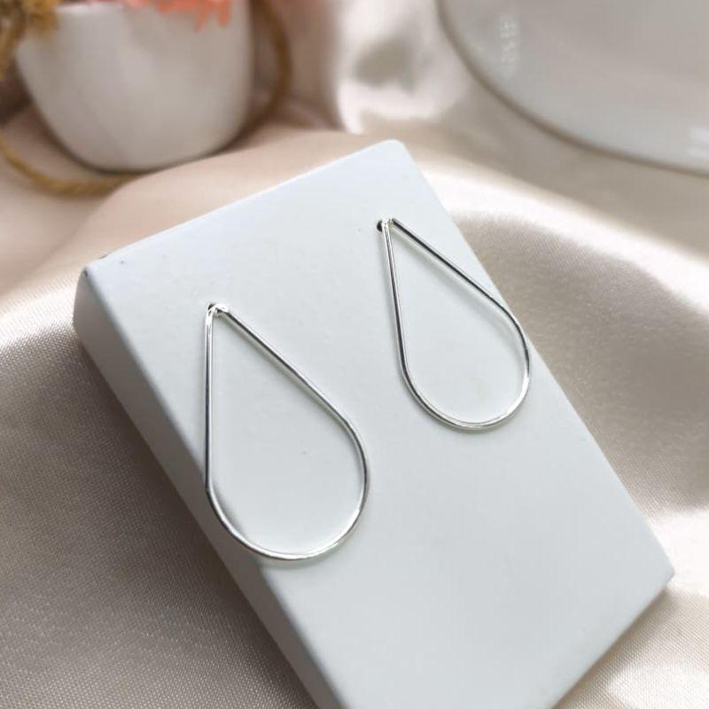 BRINCO GOTA GRANDE VAZADA LISA