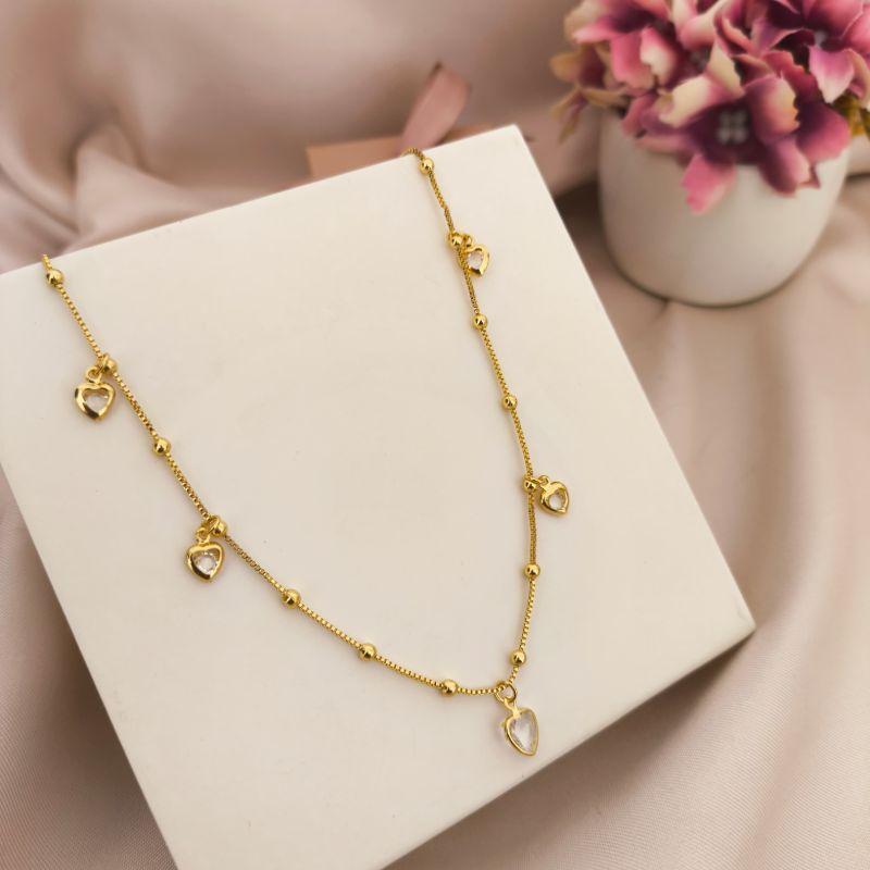 CHOKER COM MINI ESFERAS E 5 PEDRAS DE CORAÇÕES EM ZIRCONIA