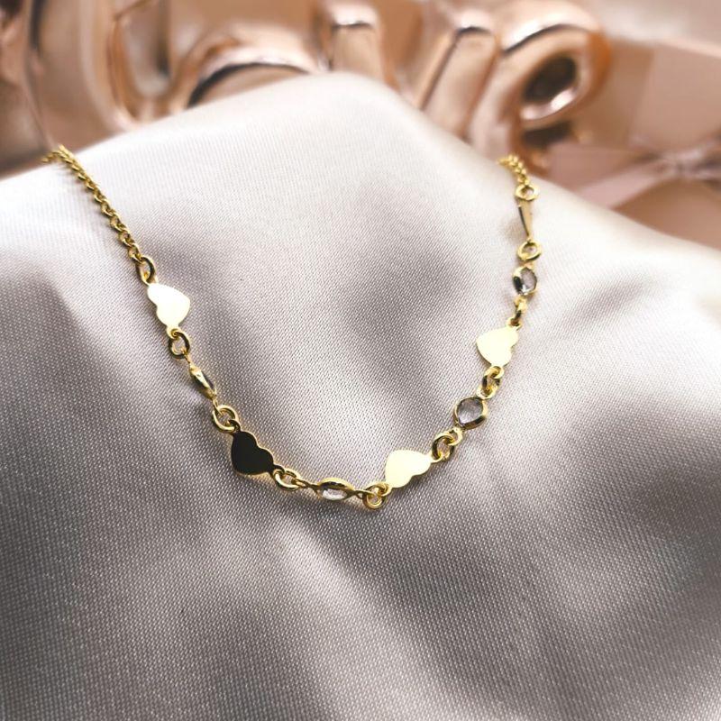 CHOKER ELO PORTUGUES COM PLASCAS DE CORAÇÕES E PEDRAS DE ZIRCONIA INTRERCALANDO