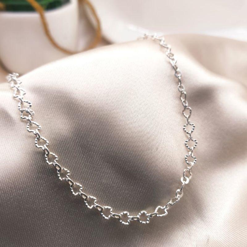 CHOKER EODA EM CORAÇÕES PEQUENOS CRAQUELADOS