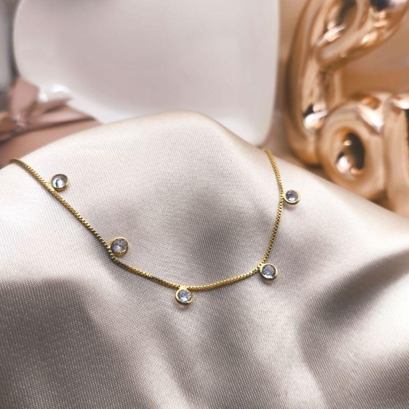 CHOKER VENEZIANA COM 5 PEDRAS DE ZIRCONIA REDONDA SEPARADAS