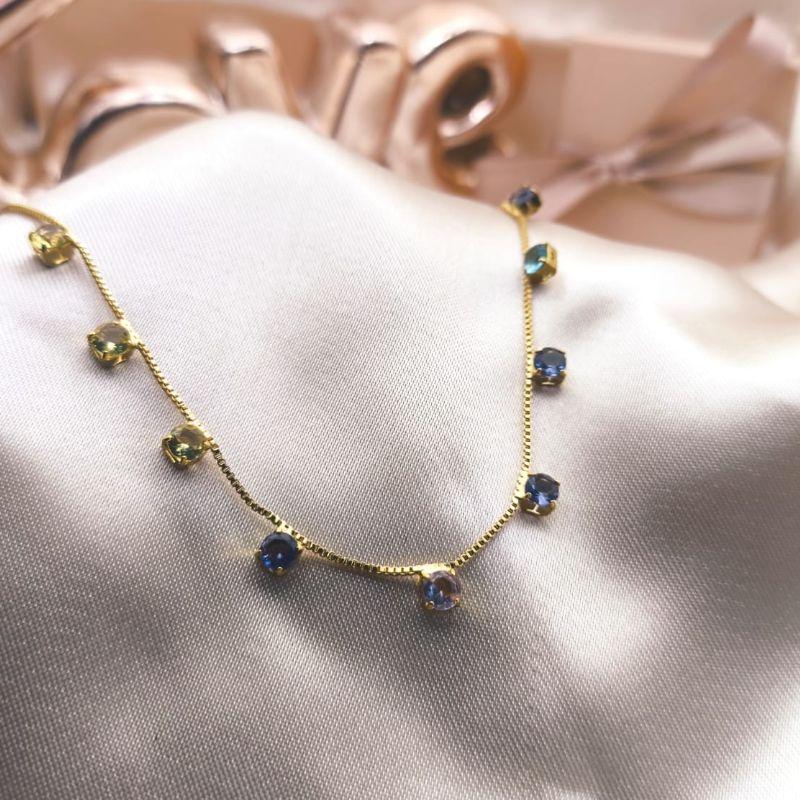 CHOKER VENEZIANA COM PEDRAS DE ZIRCONIAS COLORIDAS QUADRADAS SEPARADAS