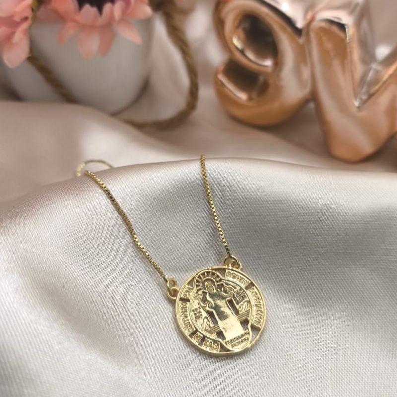 COLAR MEDALHA DE SÃO BENTO VAZADA LISA