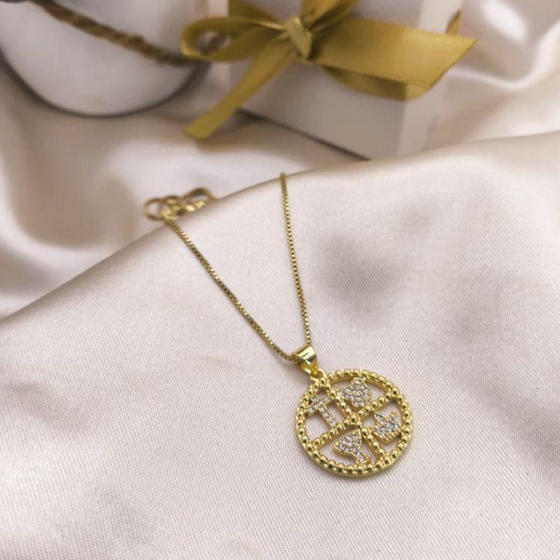 COLAR COM PINGENTE CIRCULO QUADRANGULAR CRUZ ESPIRITO CALICE E COROA