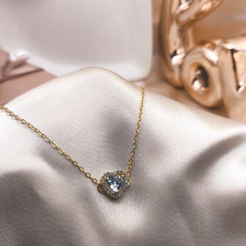 COLAR ELO PORTUGUES COM CORAÇÃO NO MEIO CRAVEJADO EM MICRO ZIRCONIA E PEDRA DE CORAÇÃO NO MEIO