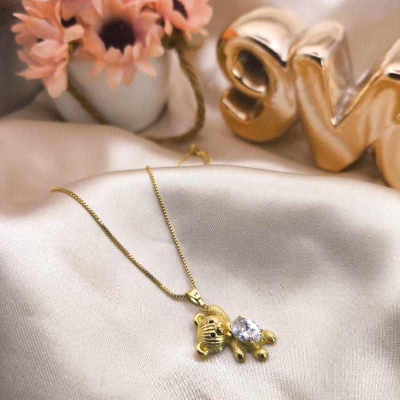 COLAR URSINHO PENDURADO COM PEDRA DE ZIRCONIA NO MEIO